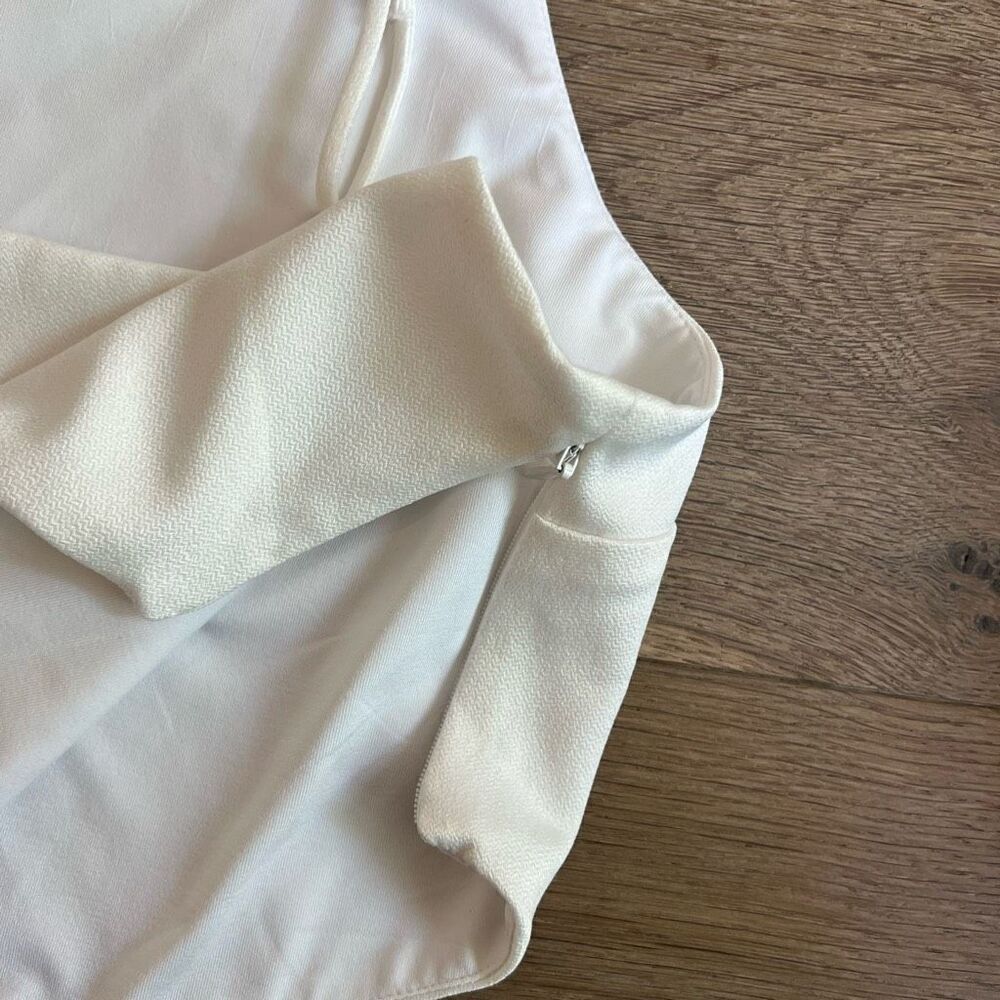Zara Women's White Sleeveless Asymmetrical Cut-Out Cropped Tank Top Size Large - Picture 6 of 7